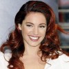 Curvy Kelly Brook 'looks pretty in pink'