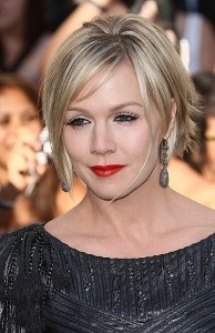 Jennie Garth to consider dating online? 