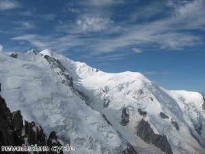 World's scariest hotel unveiled at Mont Blanc
